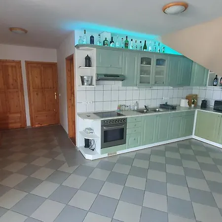 Kiss-apartman * Balatonkeresztur