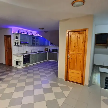Apartment Kiss-apartman Balatonkeresztur